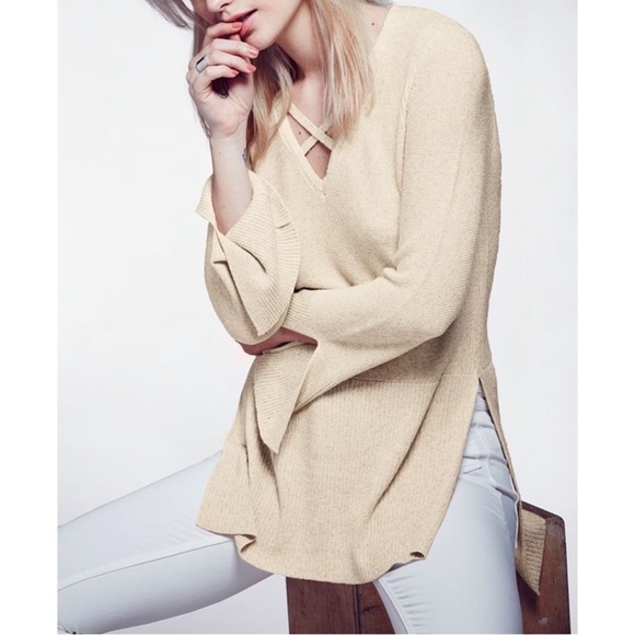 Free People Criss Cross Knot Side Slit Sweater Size Medium - Picture 2 of 11